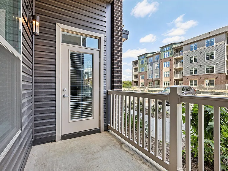 Elms Shady Grove — Photo 19