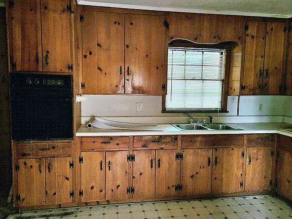 4th image of 188 Marcia Ln