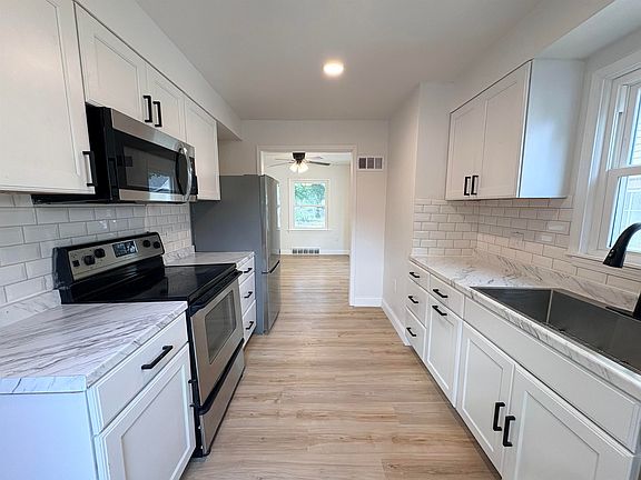 4th image of 3269 Milwaukee St