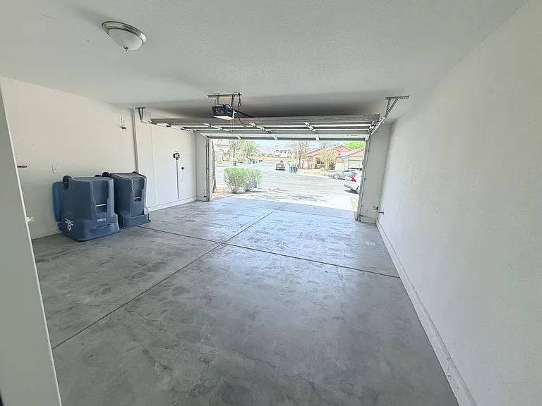 2817 King Michael Ave — Photo 16