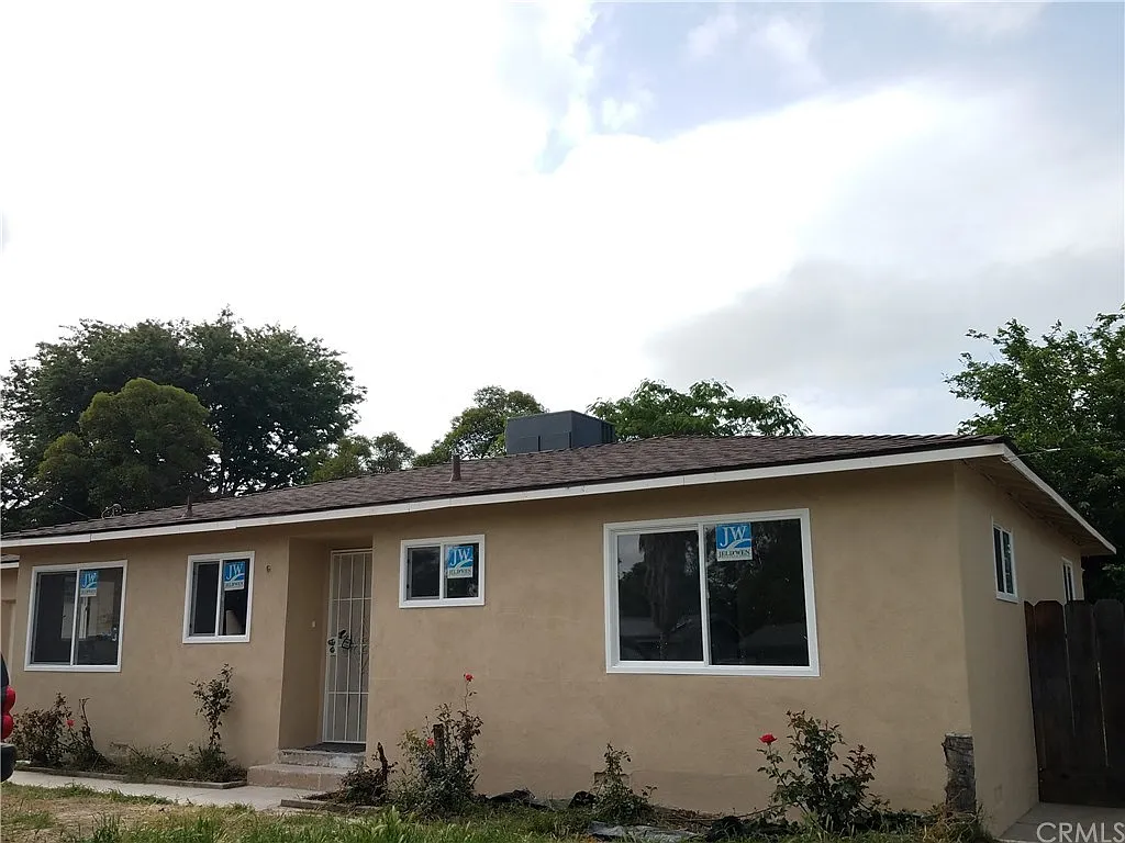890 Hansen Ave photo 1