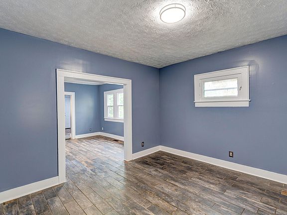 3rd image of 406-408 N Parker Ave