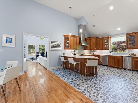 5th image of 57 Riverview Road