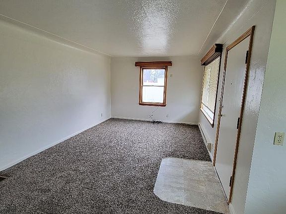 5th image of 727 6th Ave S