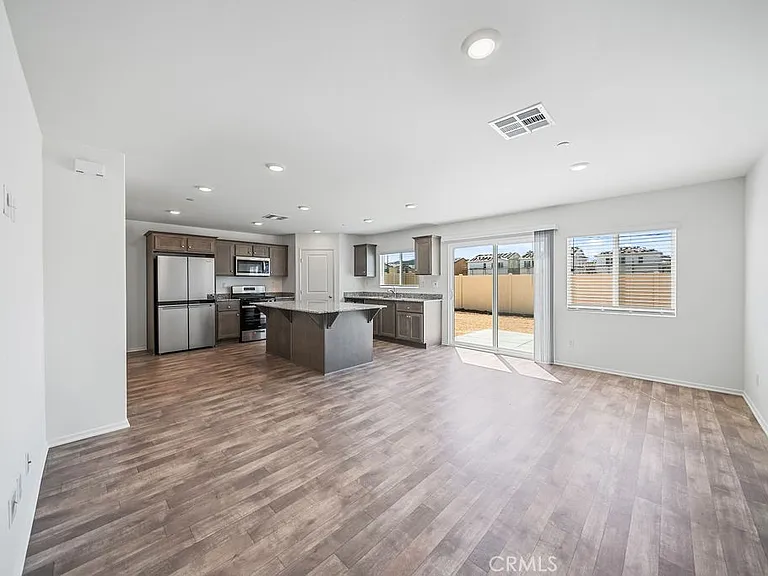 30547 Operetta St — Photo 5