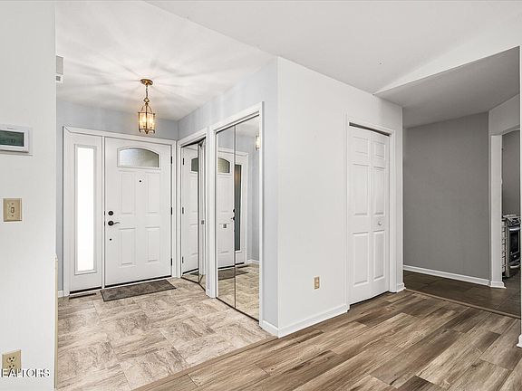 3rd image of 157 Anglewood Dr