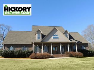 5763 Sulphur Springs Rd, Hickory, NC 28601