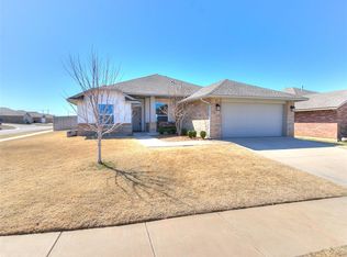 11008 NW 95th St, Yukon, OK 73099