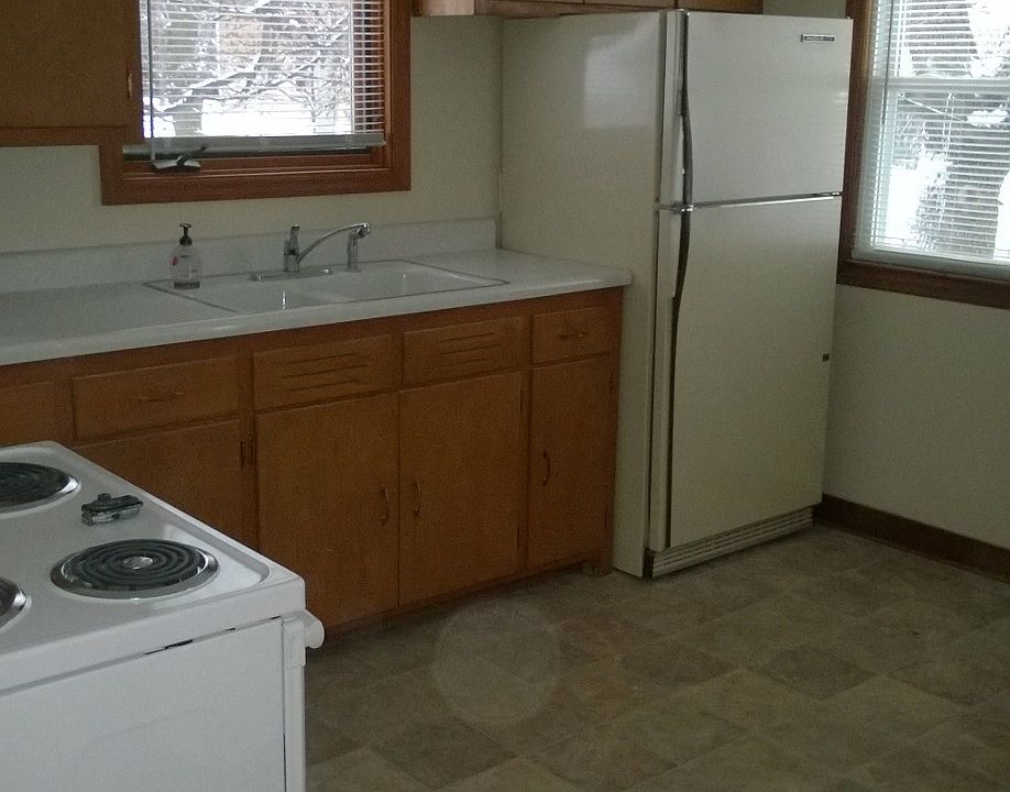 2nd image of 1036 S 112th St