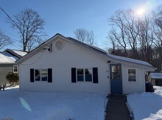 29 Roosevelt Trl, Hopatcong Boro, NJ 07843