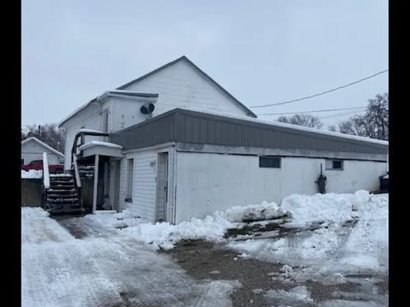 208 Daugherty St, Macon, MO 63552