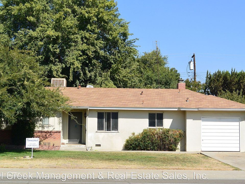 1st image of 2702 W Tulare Ave