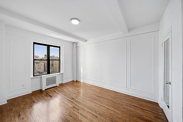 1st image of 208 W 23rd St APT 1518
