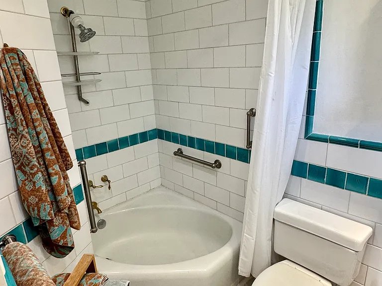 Belden Dr — Photo 22