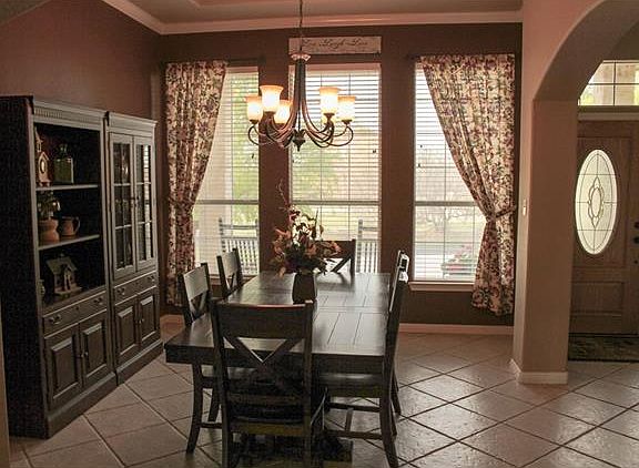 4th image of 348 Palomino Pl