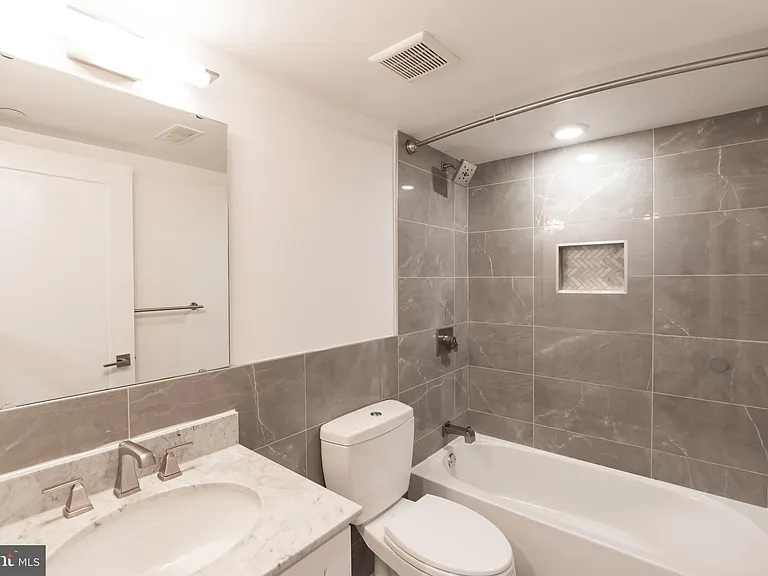 749 N 20th St #1 — Photo 7