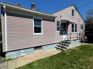 5 Manor Rd, Pawcatuck, CT 06379