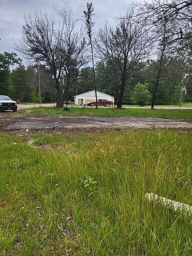 2nd image of 1995 Greenwood Rd
