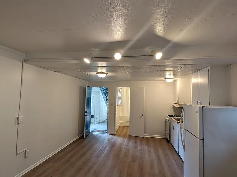 4221 Duquesne Ave — Photo 11