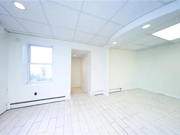 2202 Burnett Street image 24 of 45