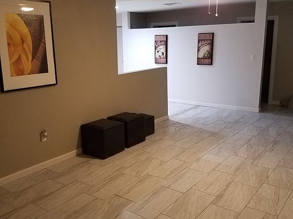3rd image of 2118 W Glenrosa Ave