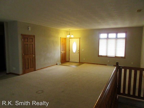 4th image of 5332 N Old Orchard Dr