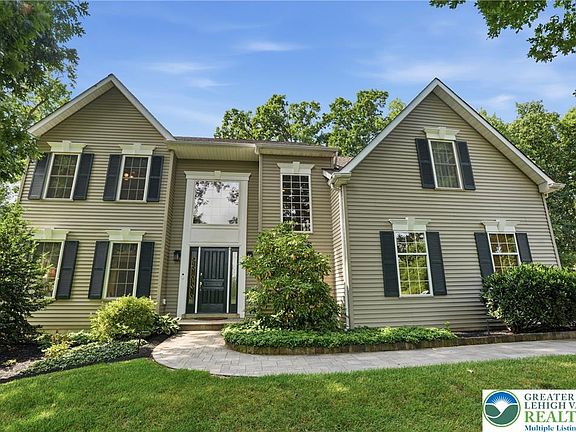 4th image of 350 Oak Ridge Ln