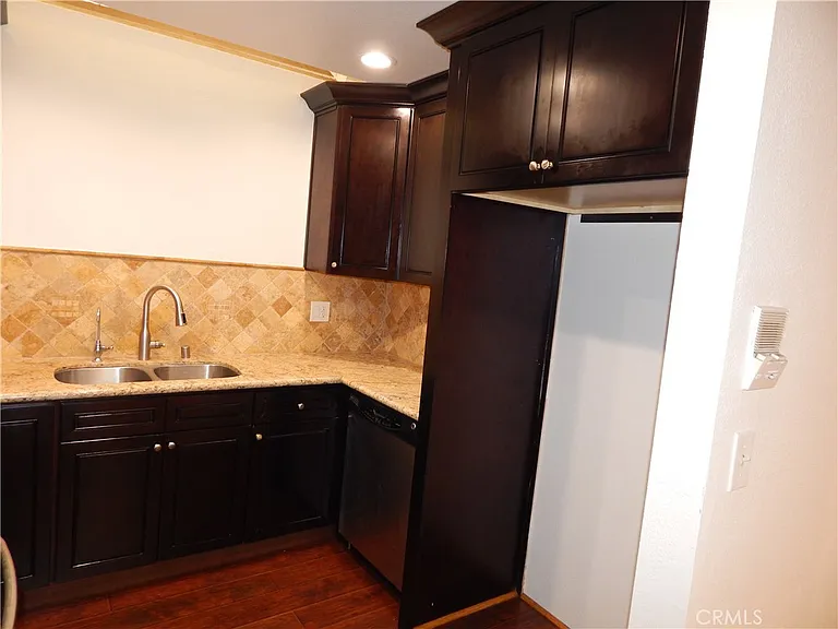 11834 Gilmore St — Photo 10