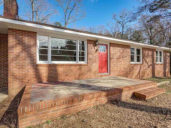 3rd image of 608 Overhill Cir
