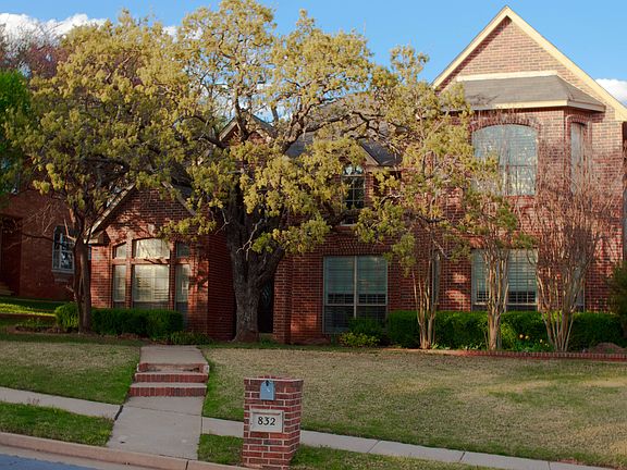 2nd image of 832 Fox Tail Dr