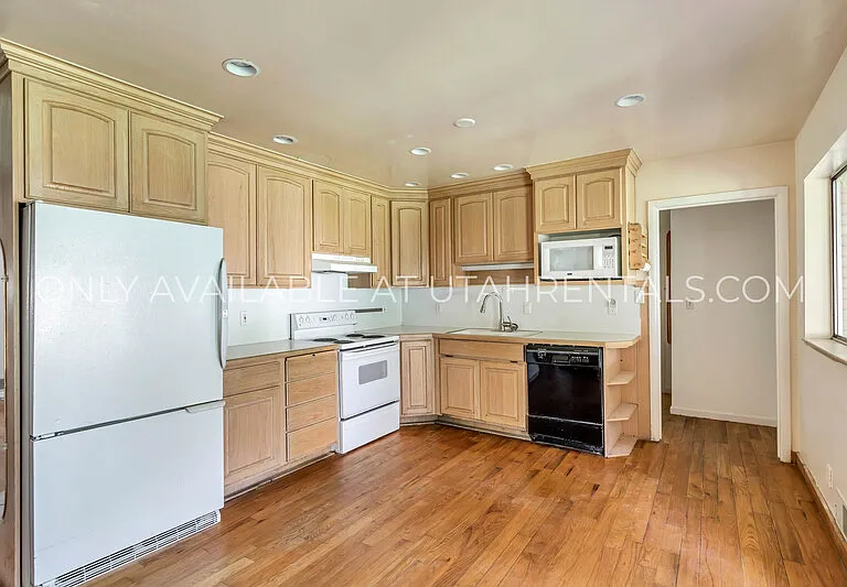 299 E 3200 N — Photo 10