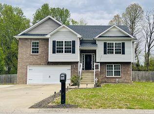 3573 Aurora Dr, Clarksville, TN 37040