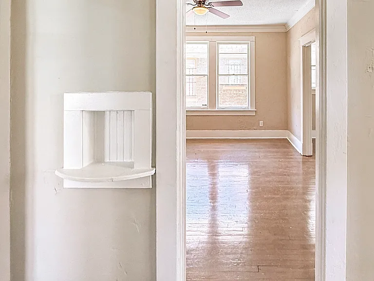 1826 Waverly Ave — Photo 13