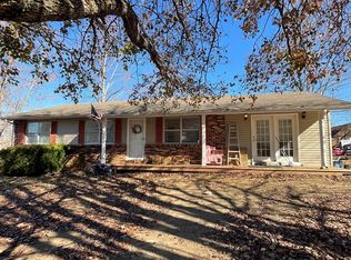 121 Windcrest Dr, Jamestown, TN 38556