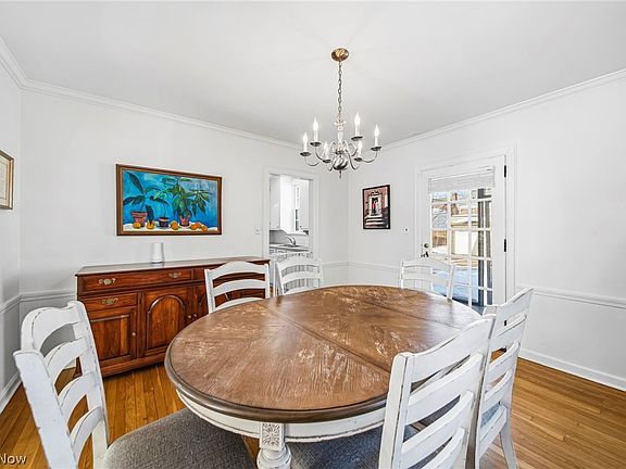 5th image of 2476 Channing Rd
