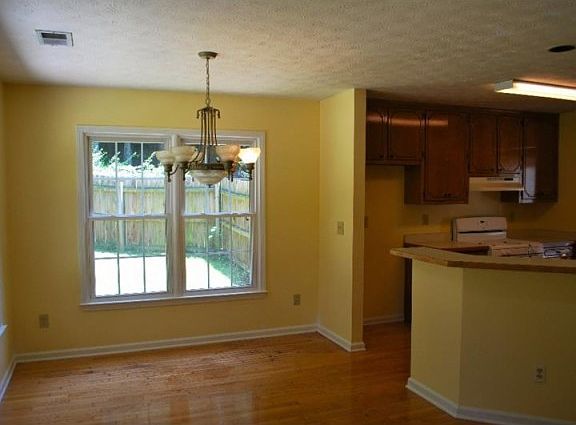 4th image of 1295 Hunters Creek Ct