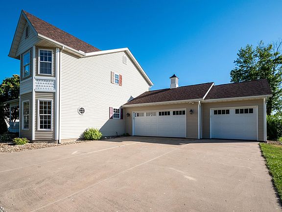 3rd image of 465 Townhall Rd