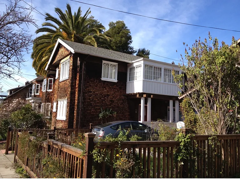 2615 Parker St — Photo 2