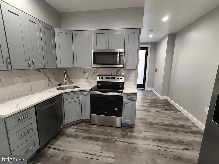700 N Marshall St #8-C2 — Photo 8