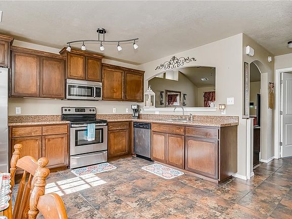 5th image of 2512 Kevin St