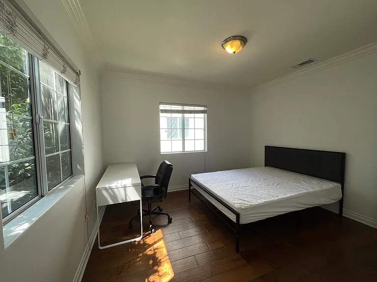 3435 S Catalina St #3 — Photo 5