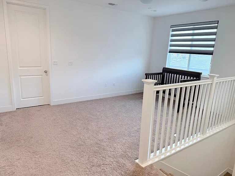 58 E Kamyar Pl — Photo 22