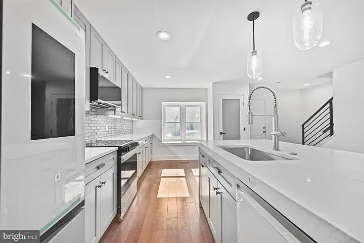 10222 Arizona Cir — Photo 11
