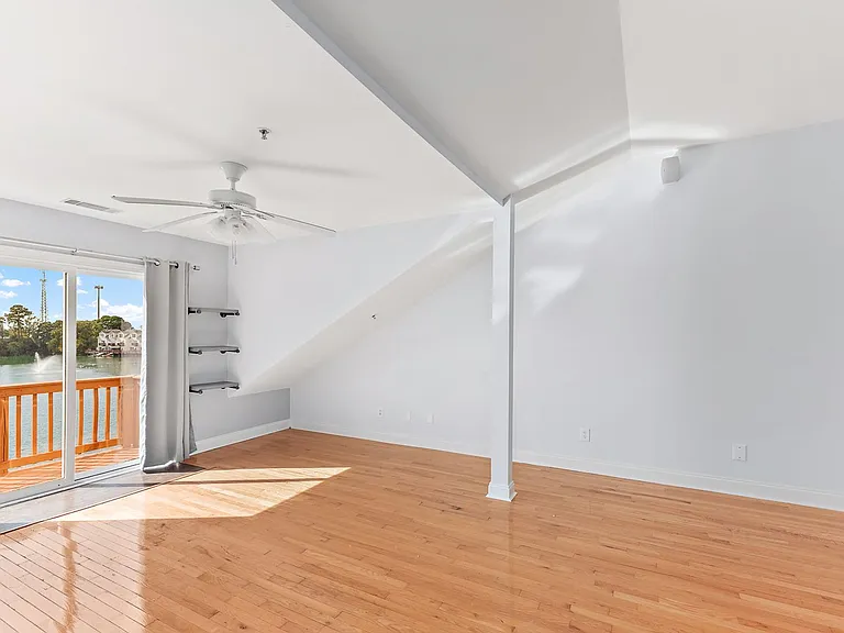 4945 Lake Palmetto Ln — Photo 18