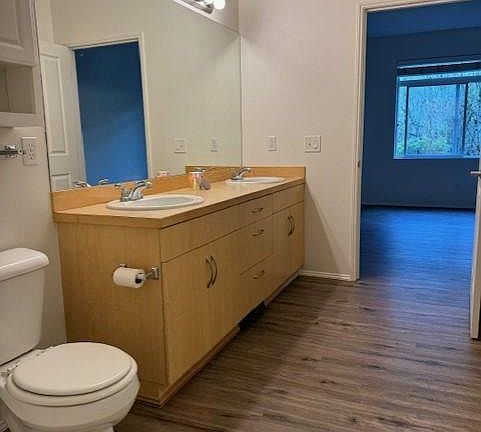 4th image of 729 241st Ln SE