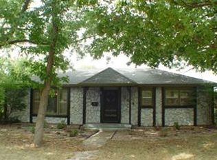 304 SE 8th St, Lees Summit, MO 64063