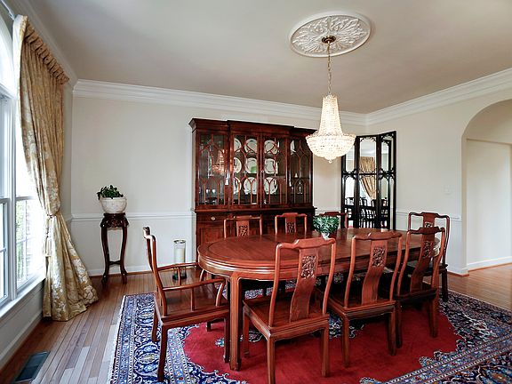 2nd image of 1075 Shain Ct