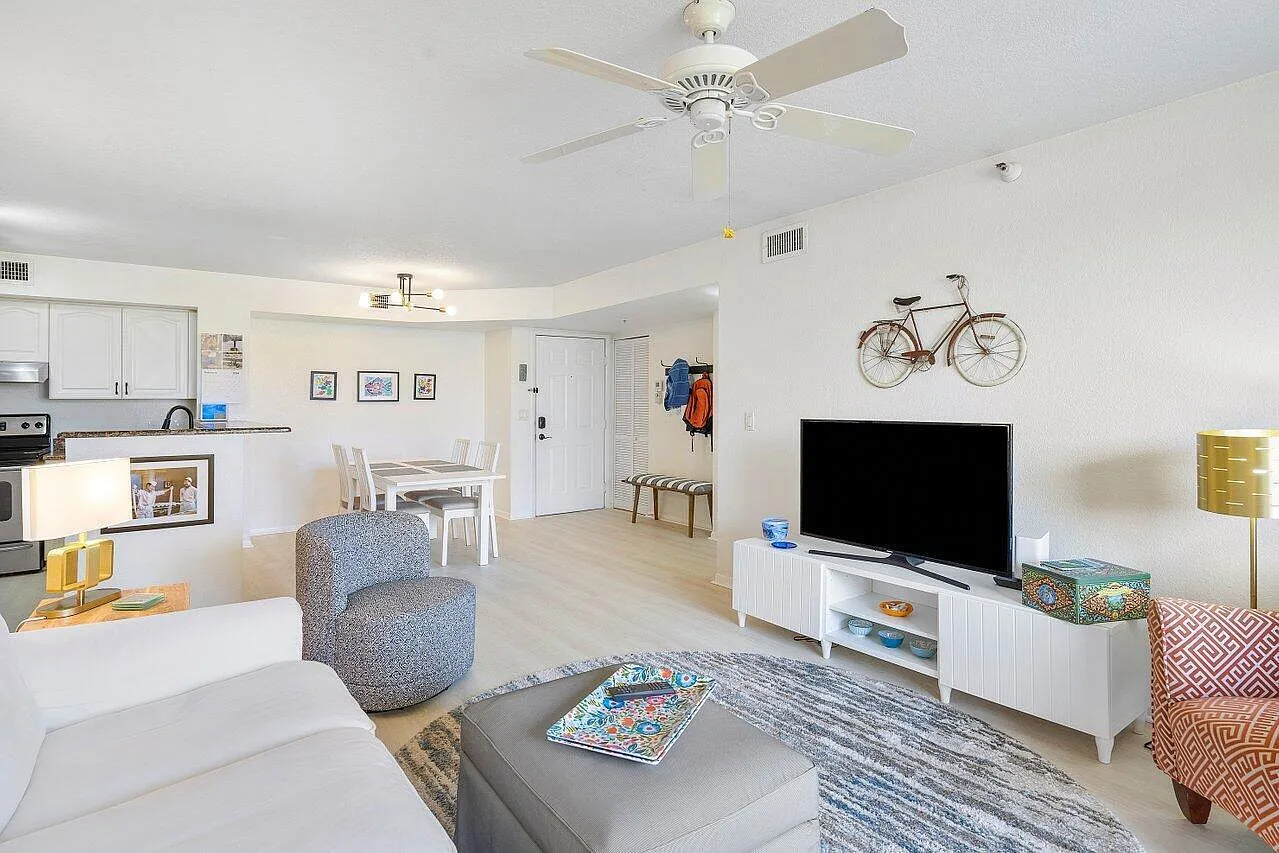 2 bed, 2.0 bath, 1036 sqft, $2,500 — Photo 4