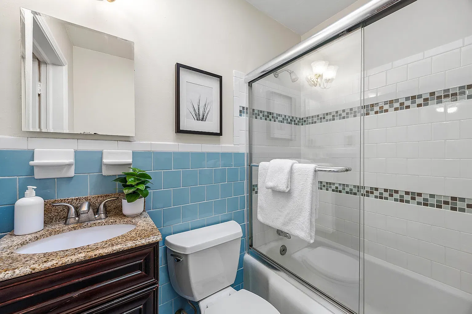 3 bed, 1268 sqft, $2,100 — Photo 2