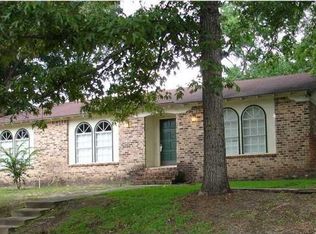 900 Parkmont Cir W, Mobile, AL 36608